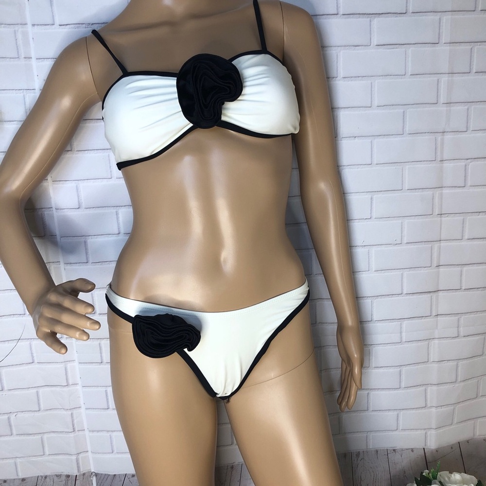 Source Unknown Black and White Bandeau Bikini